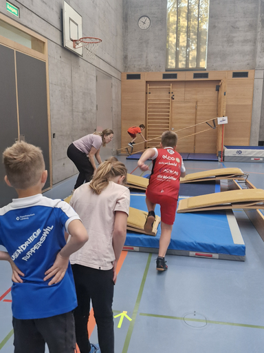 Action und Adrenalin im Ninja Warrior Parcours