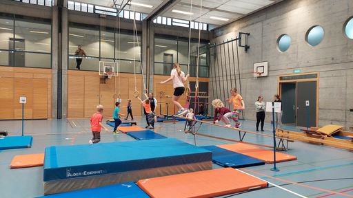 Action und Adrenalin im Ninja Warrior Parcours