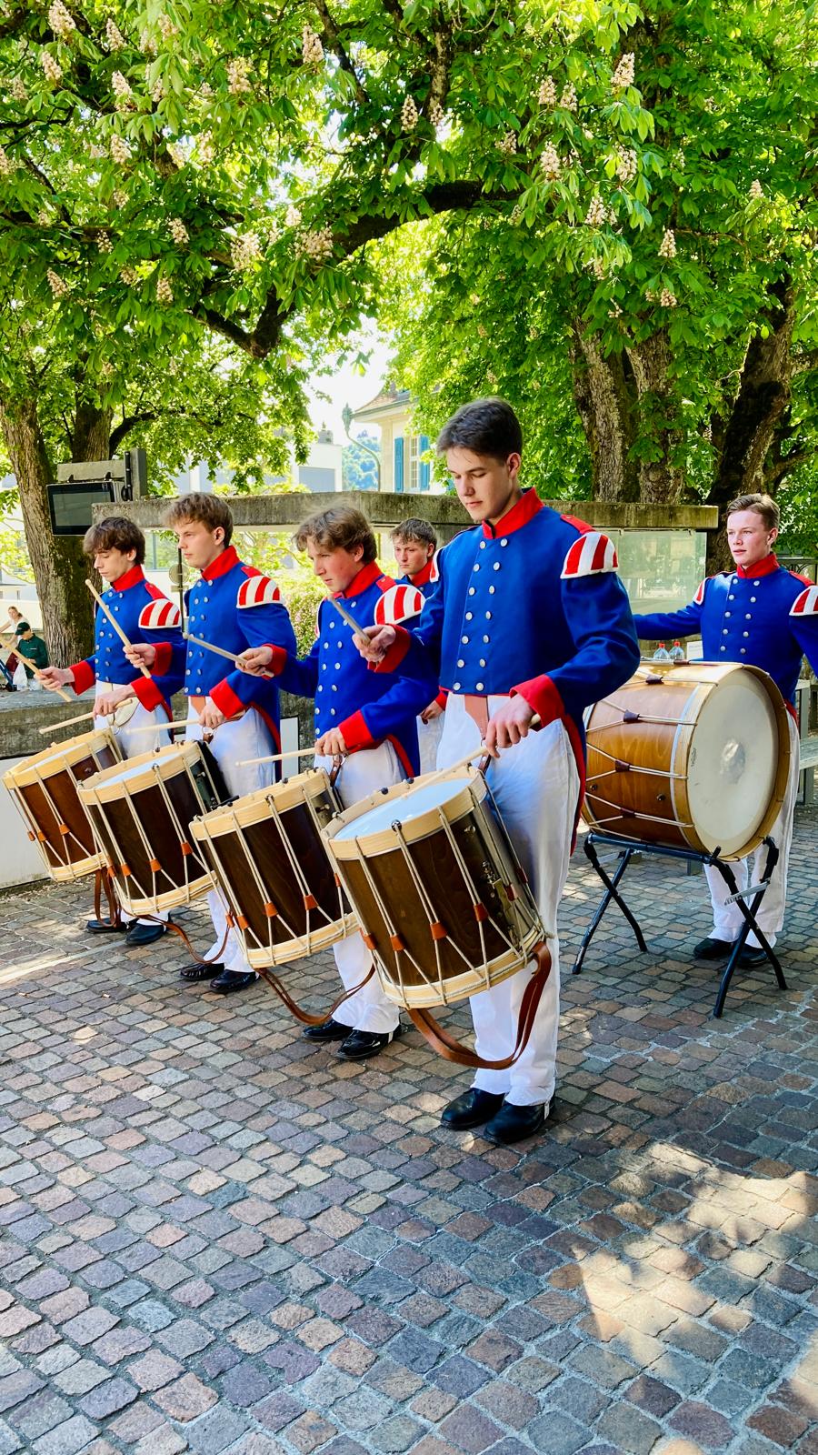 Trommeln mit den Tambouren