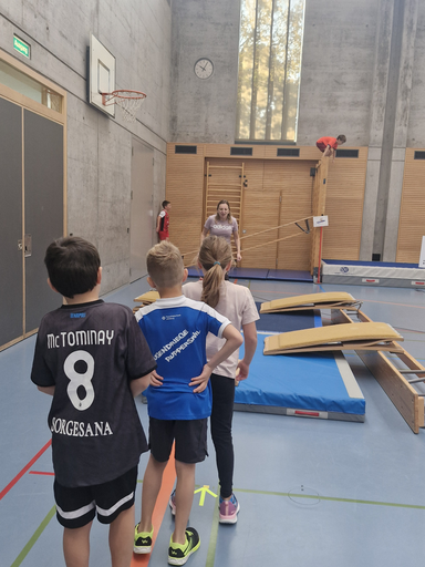 Action und Adrenalin im Ninja Warrior Parcours